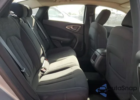 2016 Chrysler 200 Limited z USA, uszkodzony, nr VIN 1C3CCCAB2GN171095